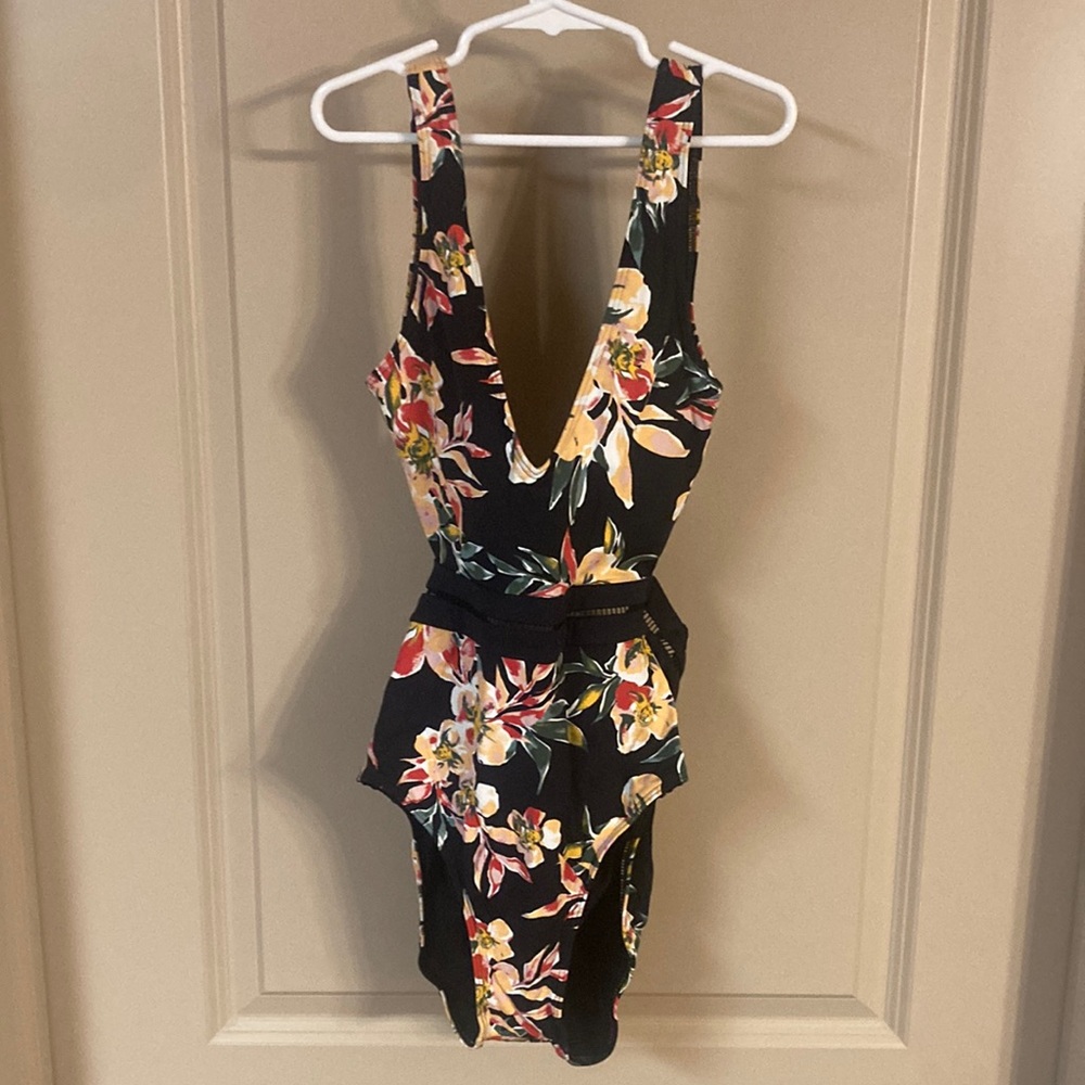 Roxy size M black with floral one piece swimsuit